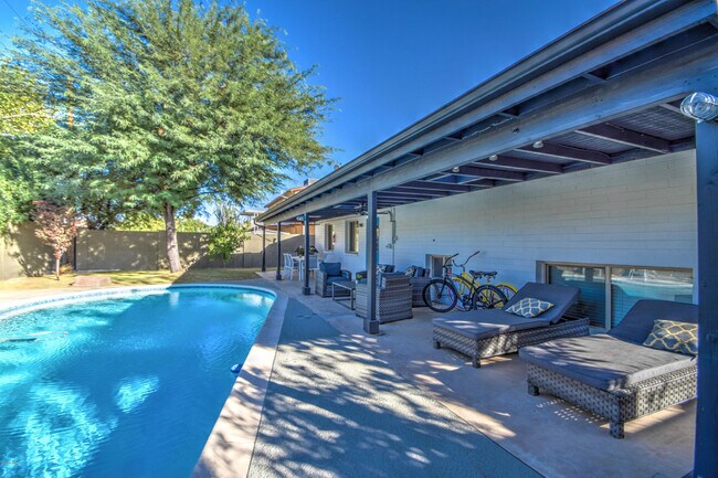 Building Photo - 8420 E Keim Dr