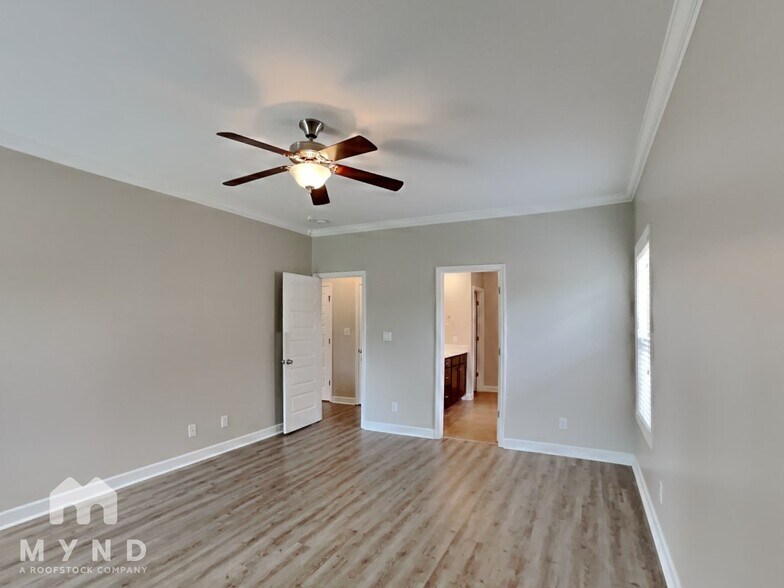 Building Photo - 214 Balota St