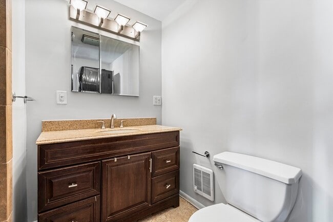 Building Photo - 28 Dartmouth St