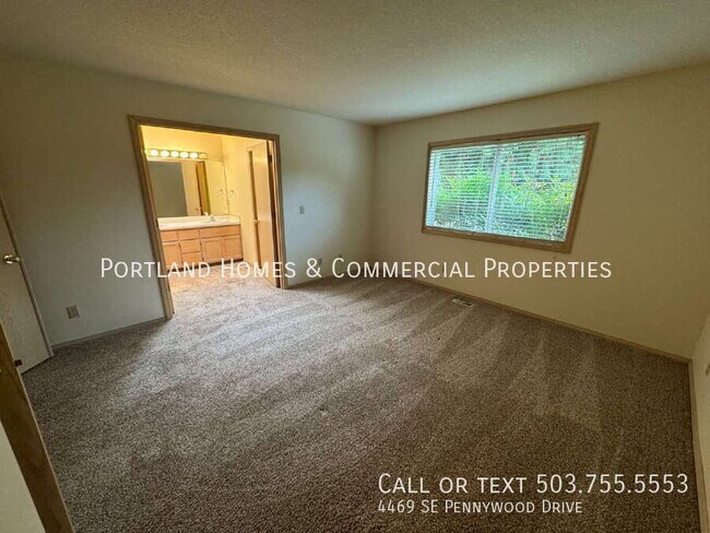 Building Photo - 4469 SE Pennywood Dr