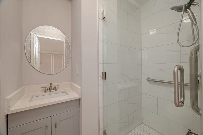 Building Photo - 2112 Limrick Dr