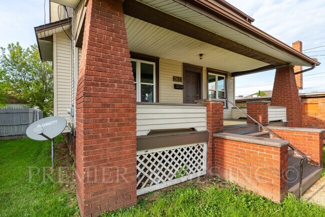 Building Photo - 3 Bedroom Home with Large Front Porch – $1,495/mo