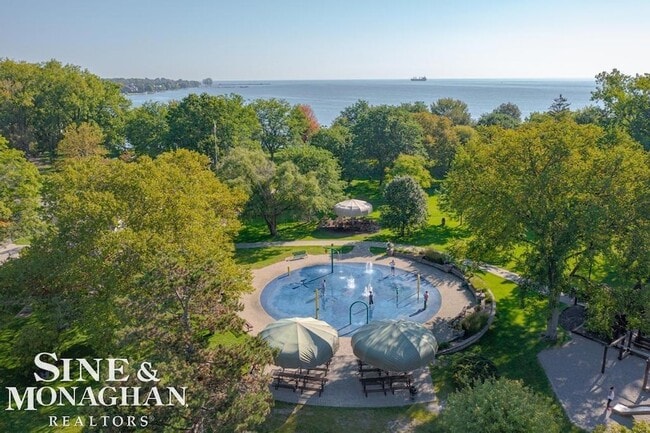 Building Photo - 744 Trombley Rd