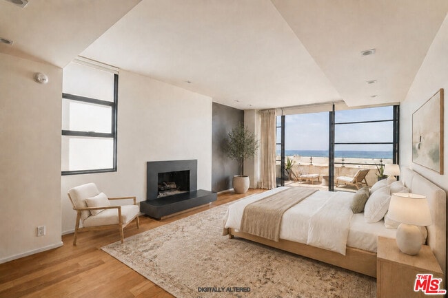 Building Photo - 115 Ocean Front Walk