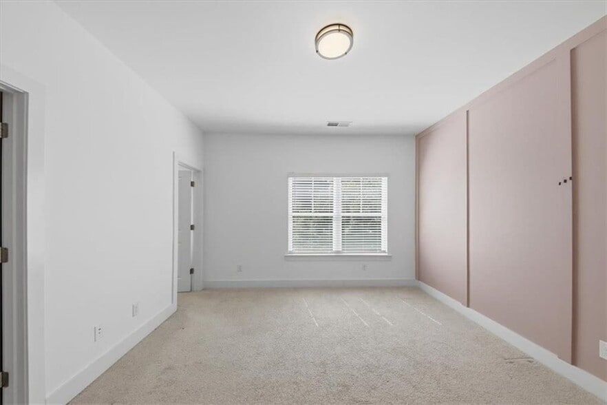 Building Photo - 3796 Oxford Cir