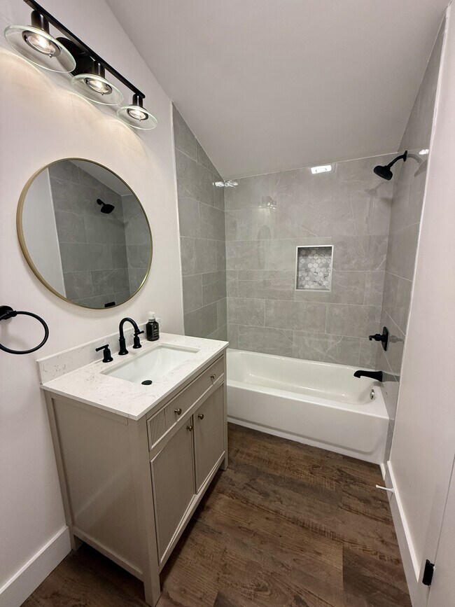 Building Photo - 740 Finn Long Rd