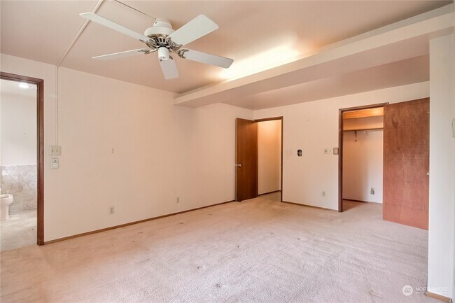Main Bedroom with Ceiling Fan - 3527 Shattuck Ave S