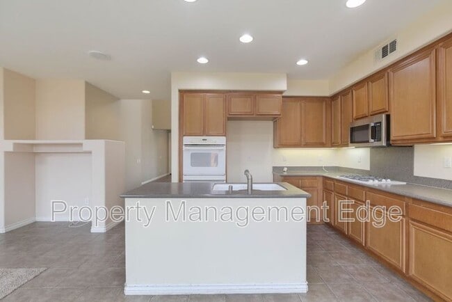 Building Photo - 29784 Ski Ranch St