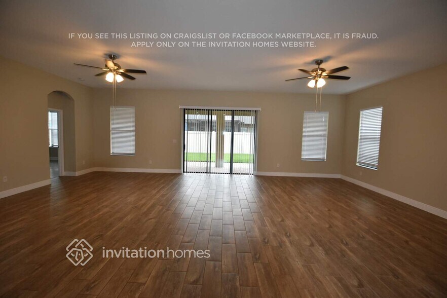 Building Photo - 1892 Tonka Terrace