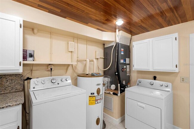 Building Photo - 3623 Chelsea St