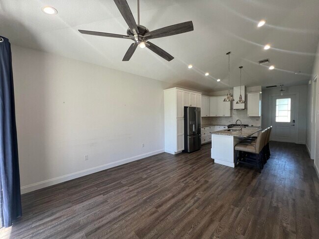Building Photo - 12878 73rd Ct N