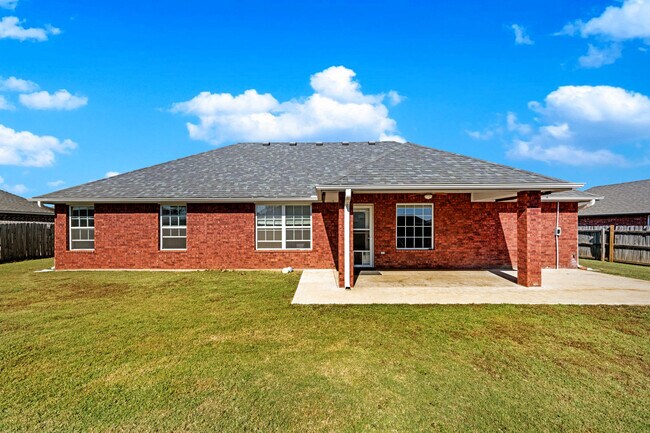 Primary Photo - 1202 Hershel Dr