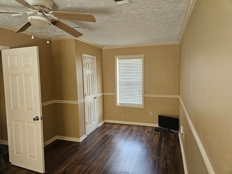 Building Photo - 3835 Conley Downs Dr