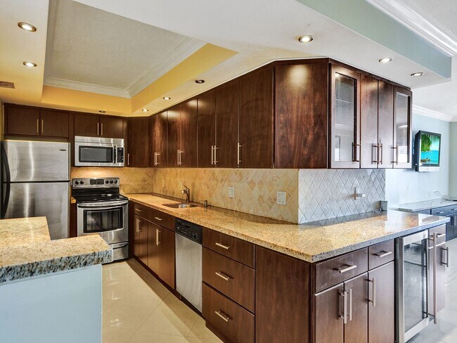 Building Photo - Beautiful 2 bedroom 1.5 bath Condo