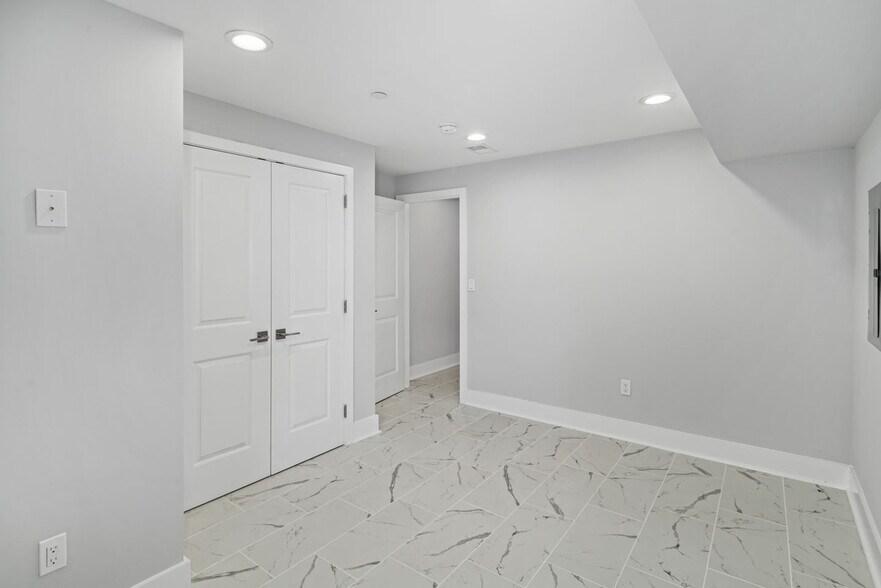 Building Photo - 1302 N Marshall St