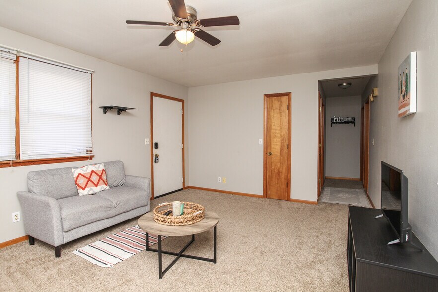 Building Photo - 1024 N Jefferson St