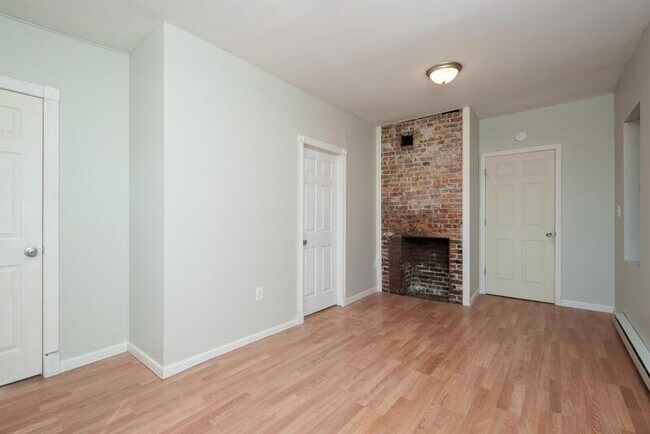 Building Photo - 547 1st St