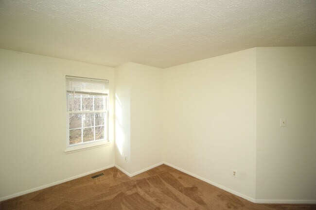 Building Photo - Very Nice Nottingham 3bd/2.5ba Townhouse w/ CAC & W/D--Available 8/14