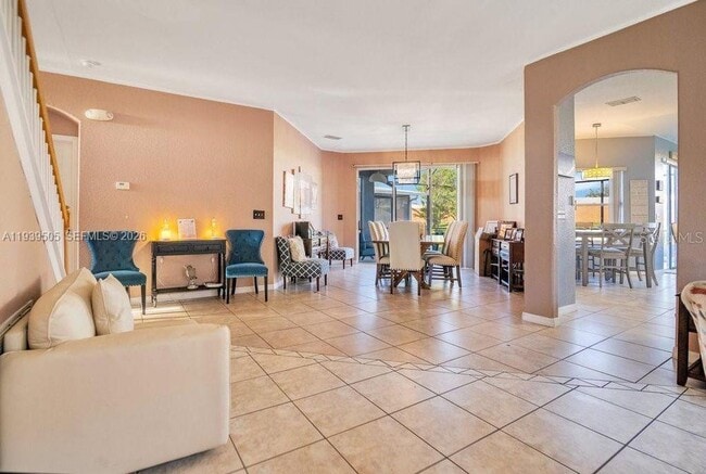 Building Photo - 321 Corvina Dr