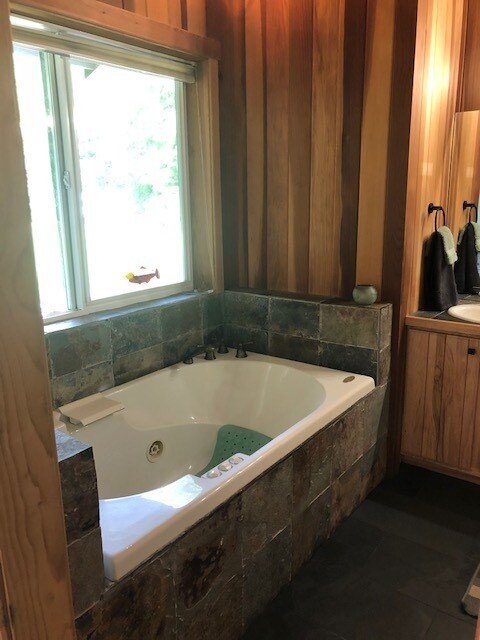 master bathroom - 10329 206th Ave NE