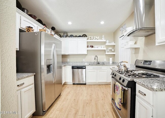 Building Photo - 3236 Richmond Ave