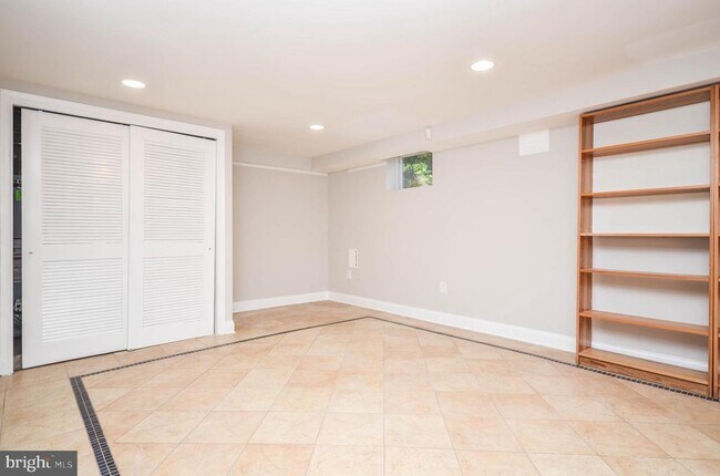 Building Photo - 7205 46th St