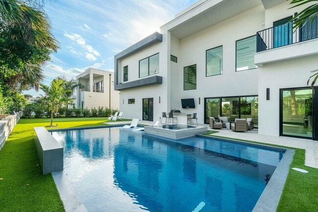 Building Photo - 13480 US-1