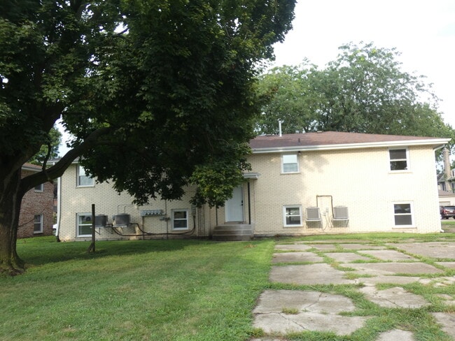 Building Photo - 241 S Small Ave