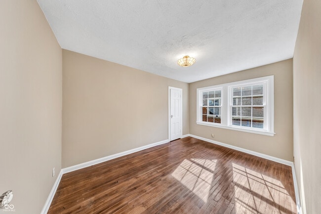 Building Photo - 850 N Butler Ave