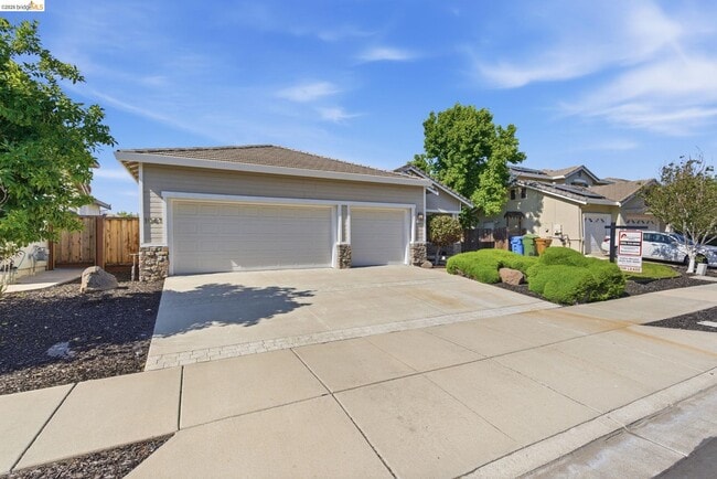 Building Photo - 1067 Somersby Way