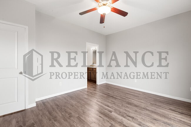 Building Photo - 1615 E Horstmann Ct