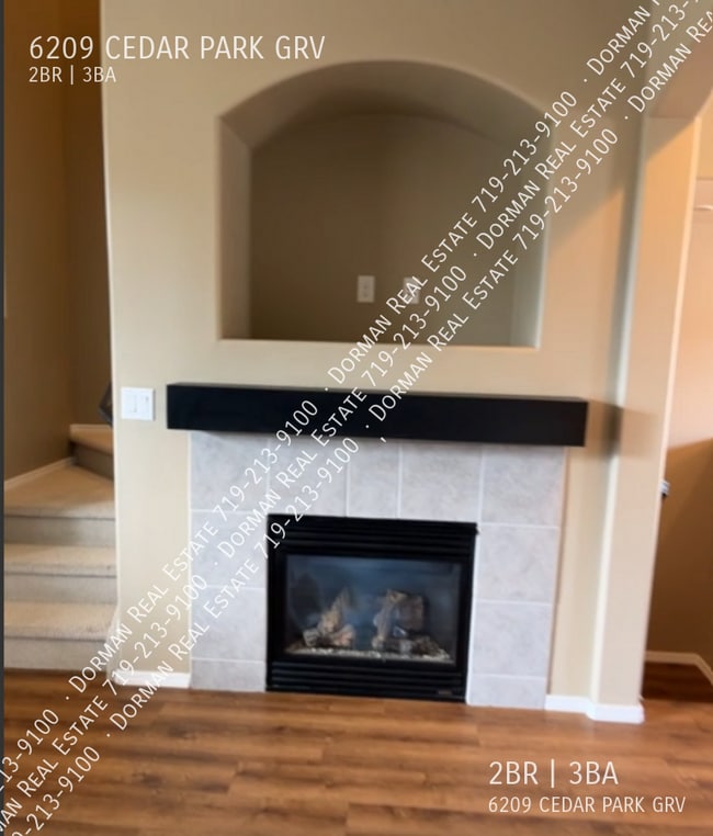 Building Photo - Townhome Mountain Views & AC