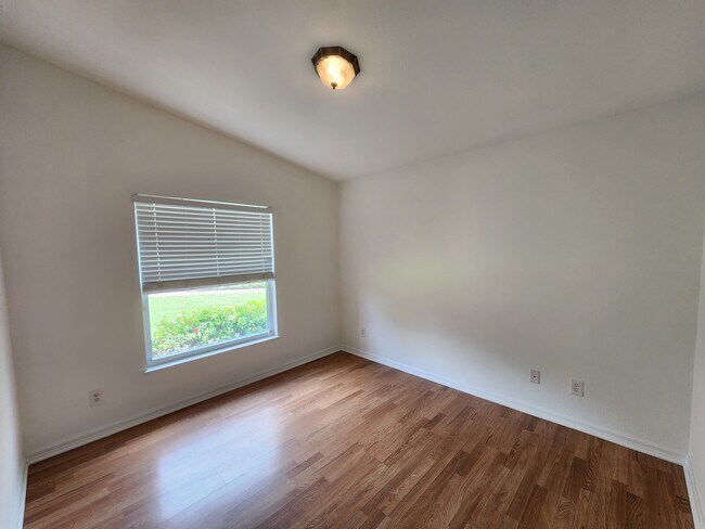 Building Photo - 15121 Cortona Way