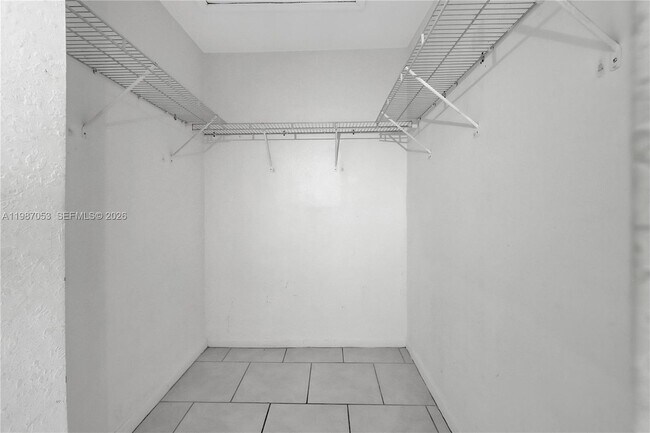 Building Photo - 2874 SE 15th Rd