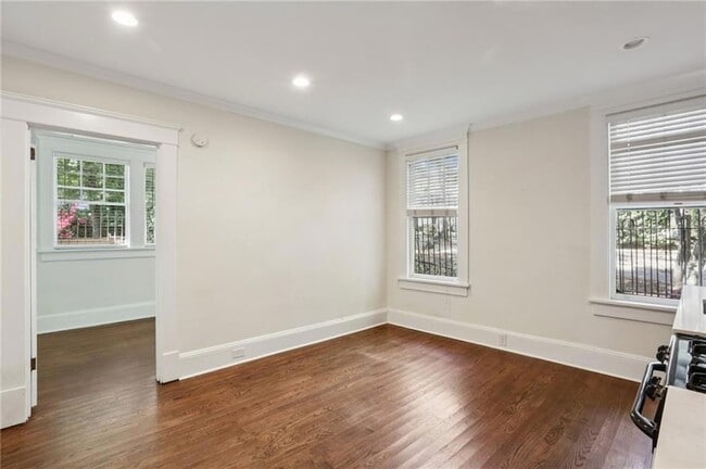 Building Photo - 385 10th St NE