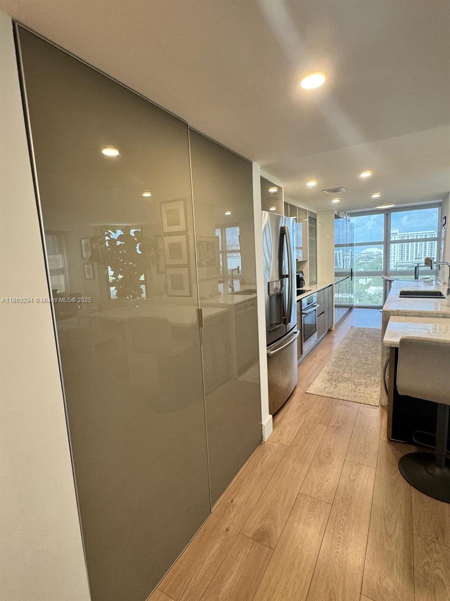 Building Photo - 1865 Brickell Ave