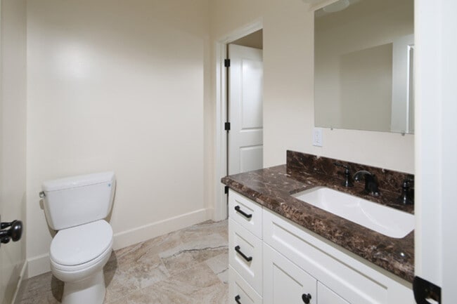 Building Photo - 2627 Hermosa Ave