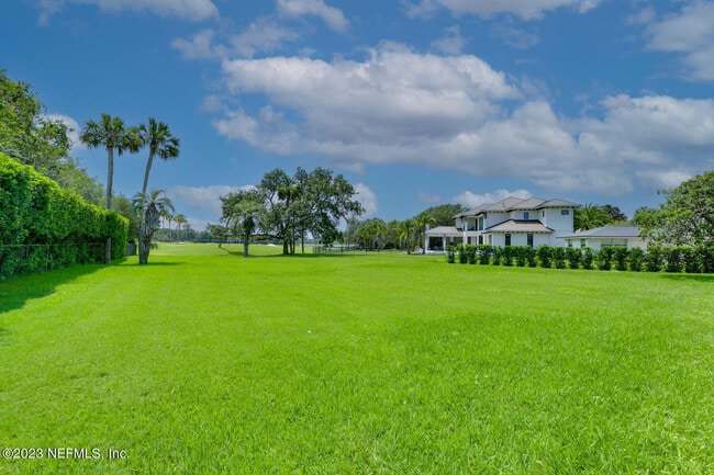 Building Photo - 221 Pablo Rd