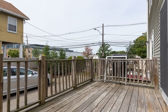Building Photo - 58 Holton St