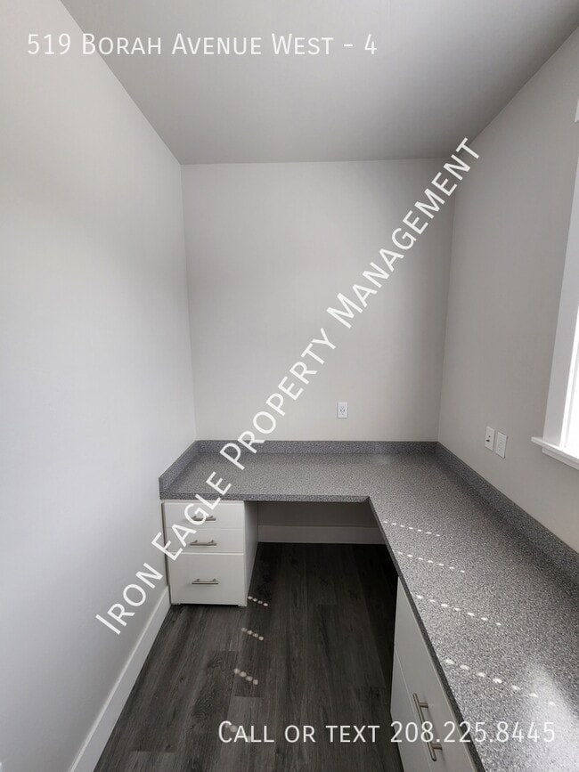Building Photo - 519 Borah Ave W