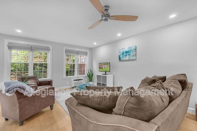 Building Photo - 1618 Fitzgerald Ln
