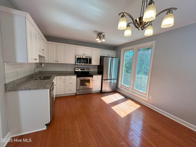 Building Photo - 623 Ripwood Rd