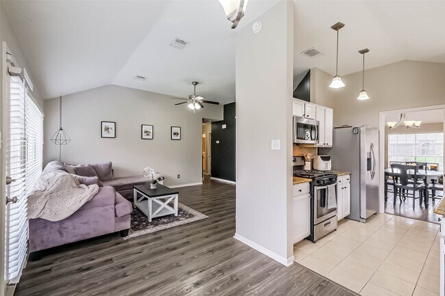 Building Photo - 4311 Duesenberg Ct