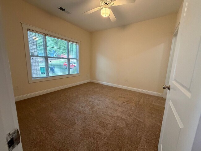 Building Photo - 173 Magnolia Bluff Dr