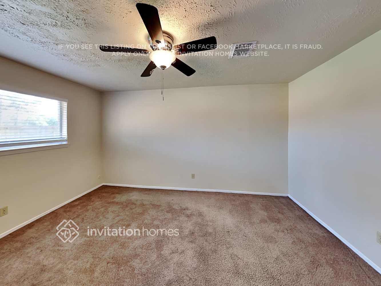 Building Photo - 9812 Robin St