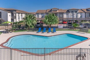 2 Pools - Gables at Richmond Apartments