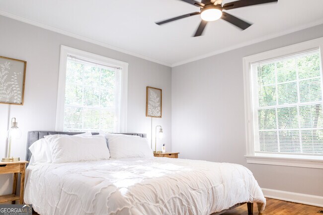 Building Photo - 111 E Screven St