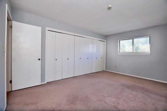 Building Photo - 305 Timber Ln