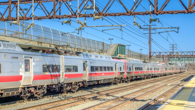 Building Photo - 14 N Chatsworth Ave