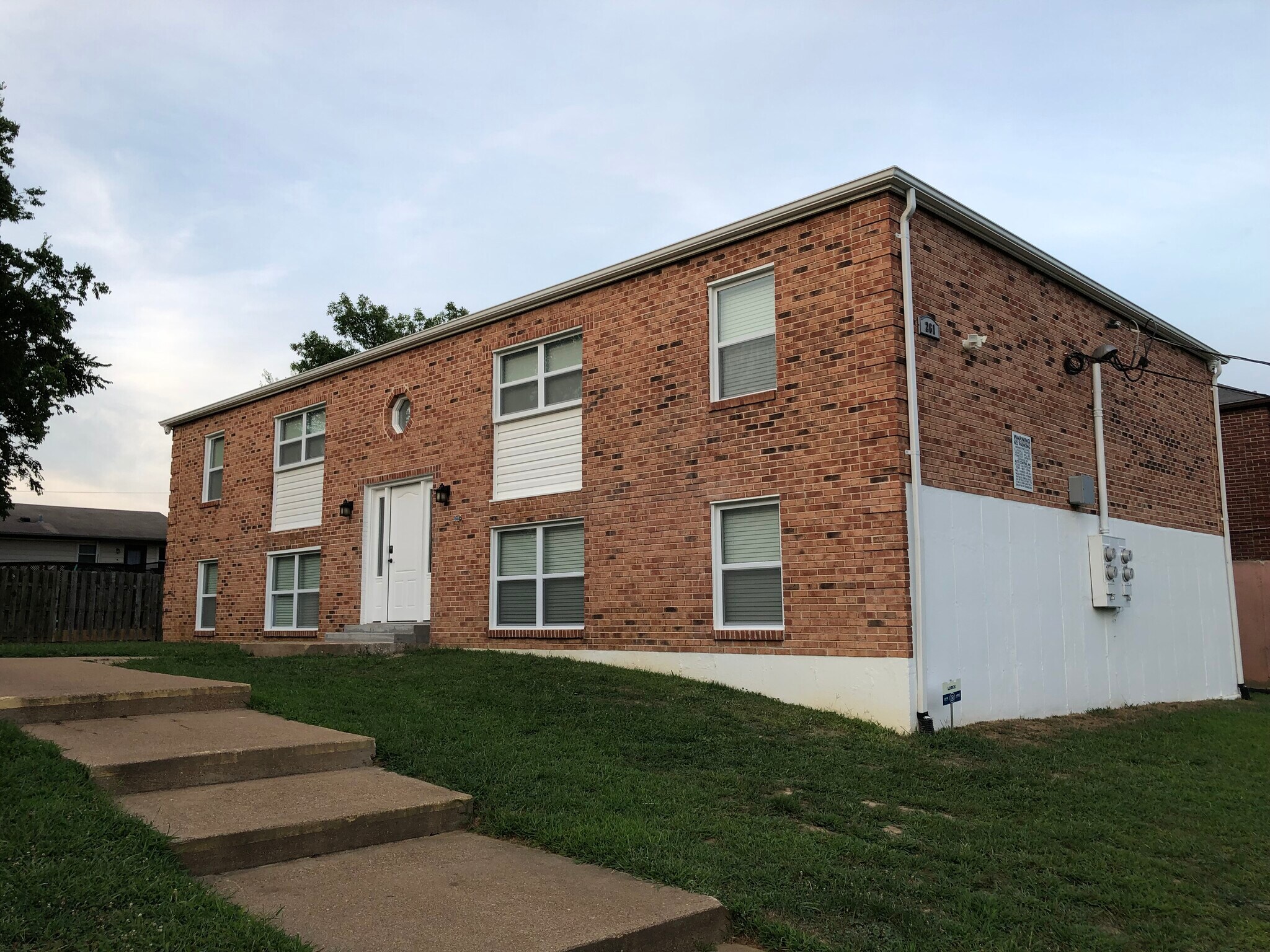 Building Photo - 261 Mt Everest Dr